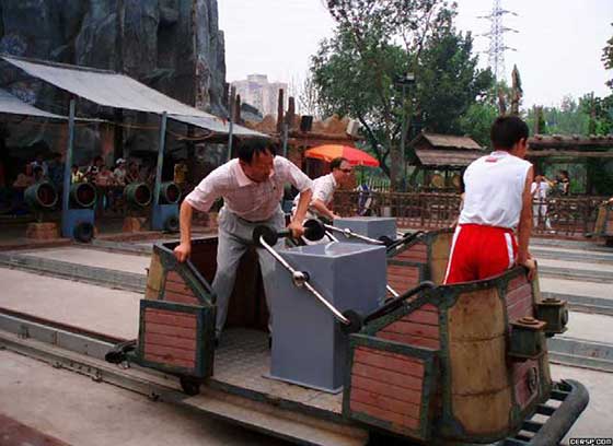 北京欢乐谷驼峰救险 北京欢乐谷驼峰救险