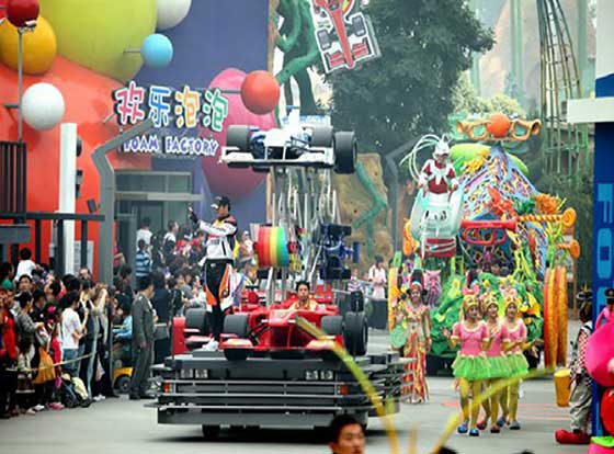 北京欢乐谷虫虫狂欢大巡游