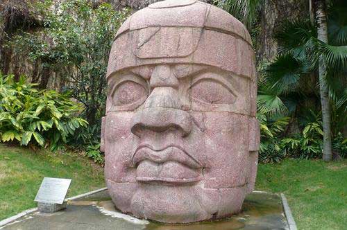 深圳世界之窗巨石头像