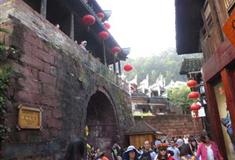 凤凰古城东门城楼