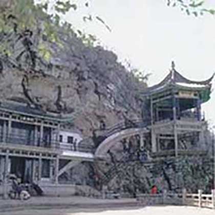 桂林七星公园月牙山揽月亭