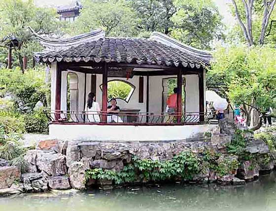拙政园与谁同坐轩