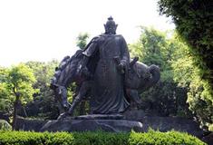 黄鹤楼岳飞铜像