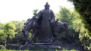 黄鹤楼岳飞铜像