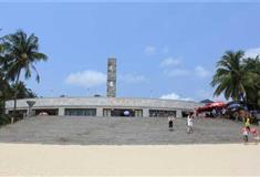 三亚亚龙湾景区中心广场