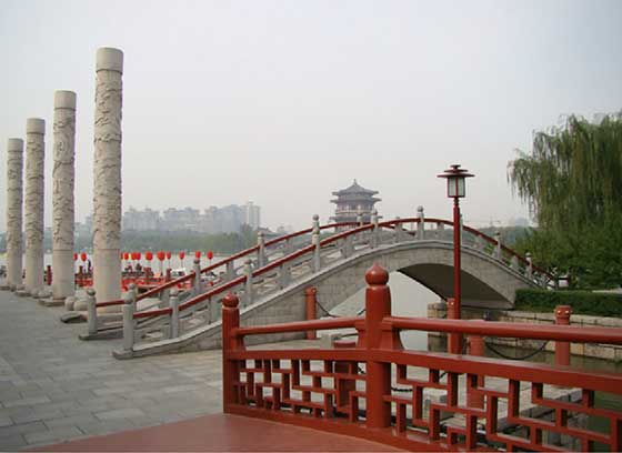 大唐芙蓉园八棱蟠龙石望柱