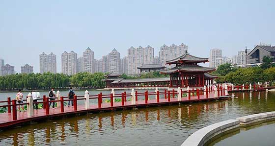 大唐芙蓉园紫气东来亭