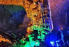 瑶琳仙境玉柱擎天