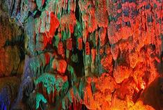 漓江冠岩景区冠帽山