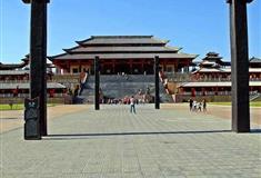 横店秦王宫八根龙柱