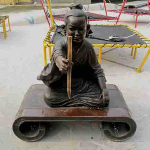 大唐芙蓉园悬臂立腕雕塑