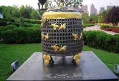 大唐芙蓉园鎏金飞鸿球路纹银笼子