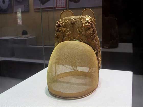 明定陵第一展览室 明定陵第一展览室