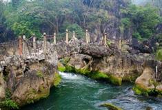 天星桥景区水上石林