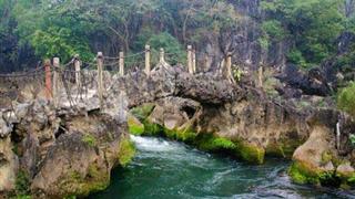 天星桥景区水上石林