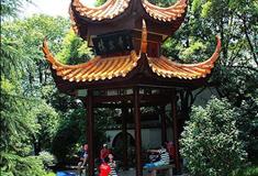 花明楼旅游区怀念亭