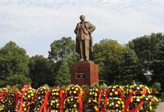 花明楼旅游区铜像广场