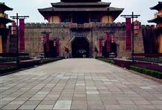 横店秦王宫中宫门