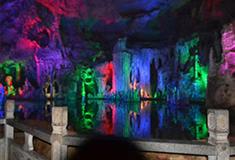 聚龙潭景区玉凤承露