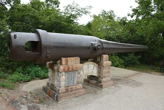 白玉山景区古炮景点