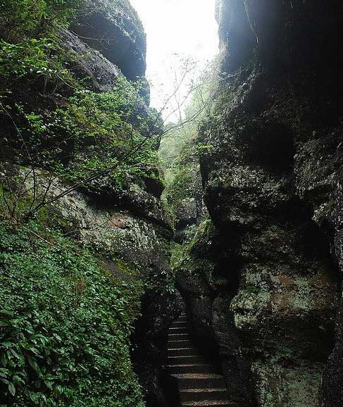 冠豸山三叠谷 冠豸山三叠谷