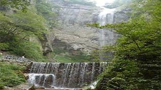 燕子河大峡谷天坑仙境