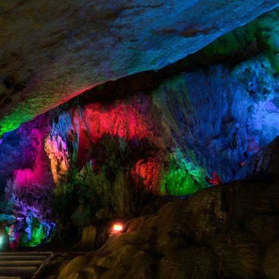 连州地下河盘龙池