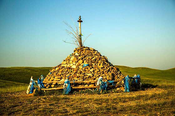 策克口岸敖包山 策克口岸敖包山