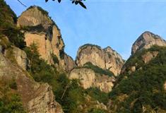 崖下库：五马回朝