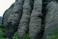 冠豸山：五女石