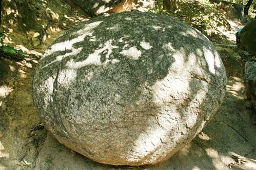 天津盘山风景名胜区石蛋山 天津盘山风景名胜区石蛋山