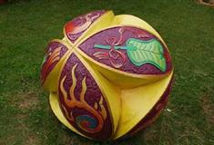 刘三姐大观园：旋转大绣球