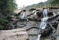 梨木台风景区：黄砬瀑布