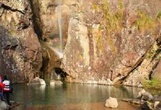 崖下库：上含羞瀑