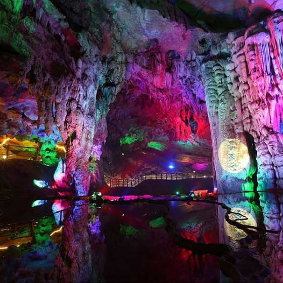 连州地下河南天门