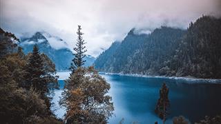 九寨沟风景区介绍及游玩景点推荐 九寨沟风景区介绍及游玩景点推荐