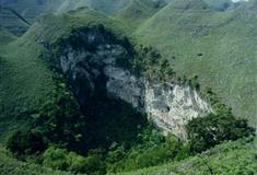 乐业大石围邓家坨天坑有什么好看的