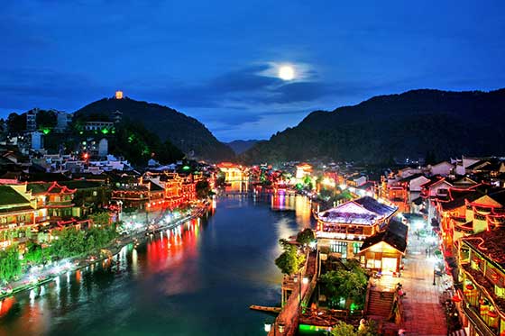 凤凰古城介绍及游玩景点推荐