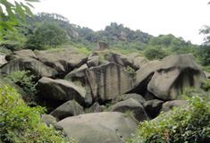 九华天池旅游景区：大脚印