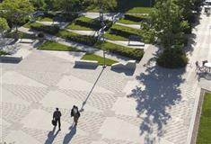 石家庄植物园：月亮岛啤酒广场