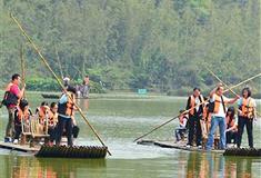 李小龙乐园：东湖竹排