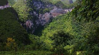 乐业大石围流星天坑有什么好看的