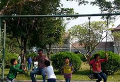 李小龙乐园：游客悠闲中心