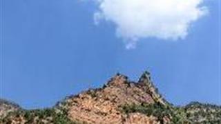 莲花岩：卧驼听琴