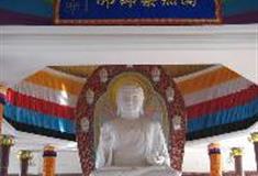 烟台南山风景区：南山药师玉佛