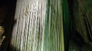 武隆芙蓉洞：巨幕飞瀑