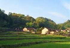 广东第一峰旅游风景区：瑶族下洞村