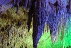 武隆芙蓉洞：万箭挂壁