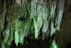 武隆芙蓉洞：珊瑚瑶池