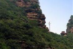 莲花岩：双虎守金印